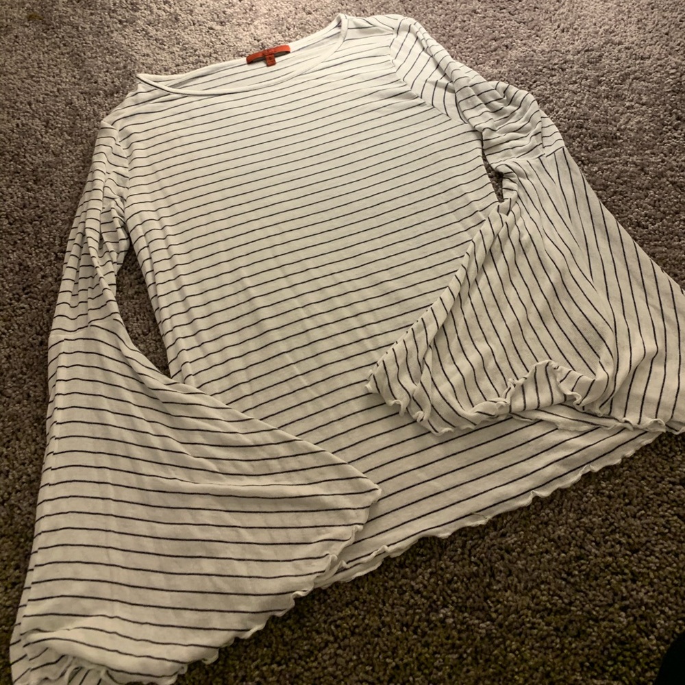 Buckle top